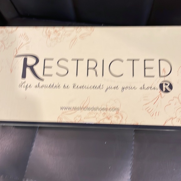 Flat - Picture 6 of 6